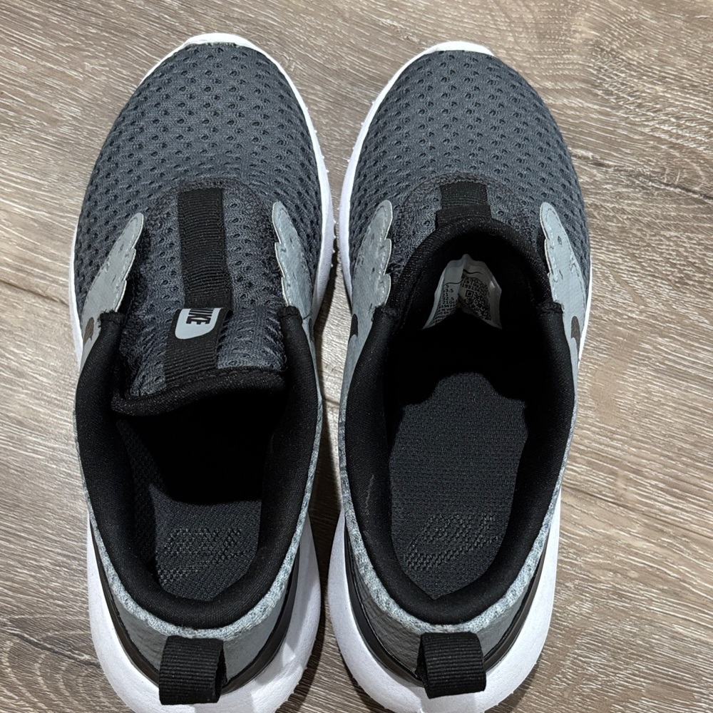 Nike Kids' Gray and Black Sneakers